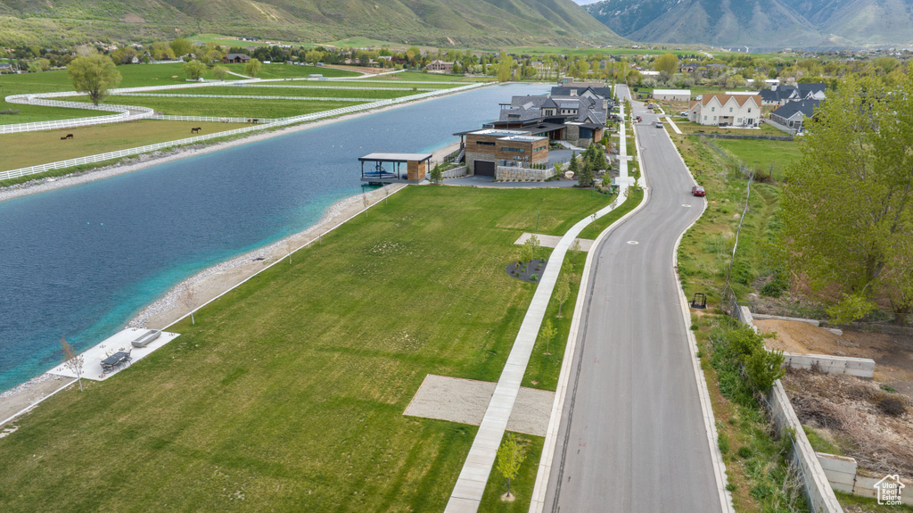 Bird's eye view of a water and mountain view