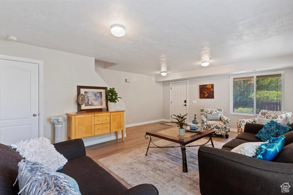 2211 N 830 W West Bountiful, UT 84087