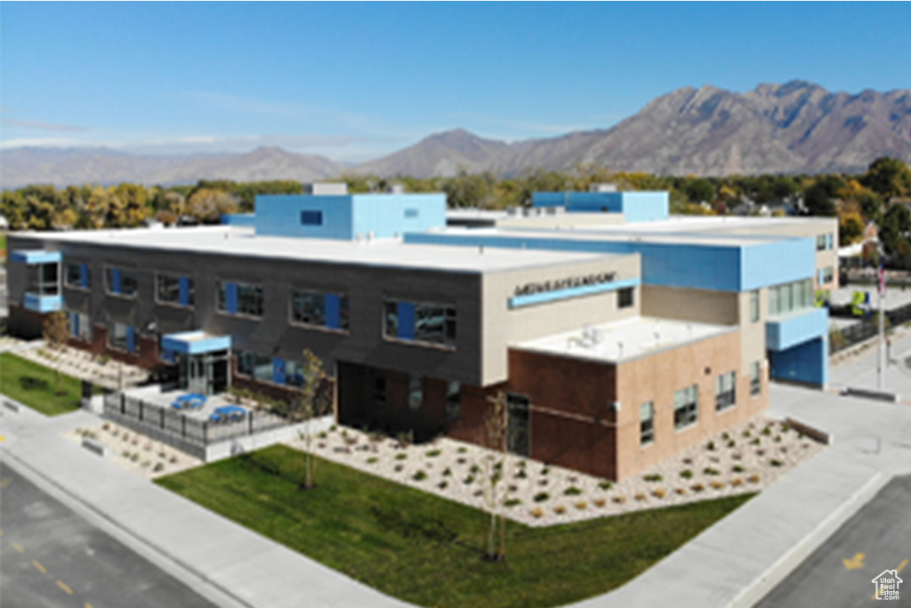 264 E CEDAR LN #208 Midvale, UT 84070