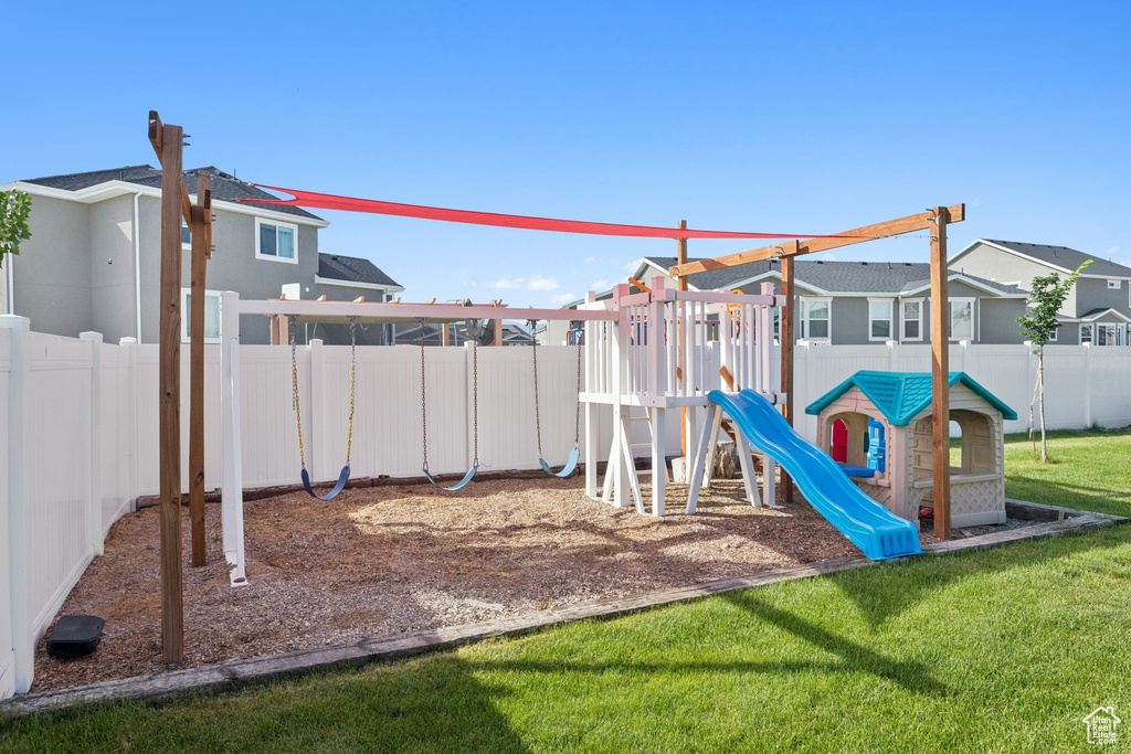 View of play area featuring a residential view