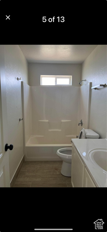 594 S 100 E Blanding, UT 84511
