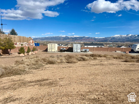 View of yard featuring a mountain view