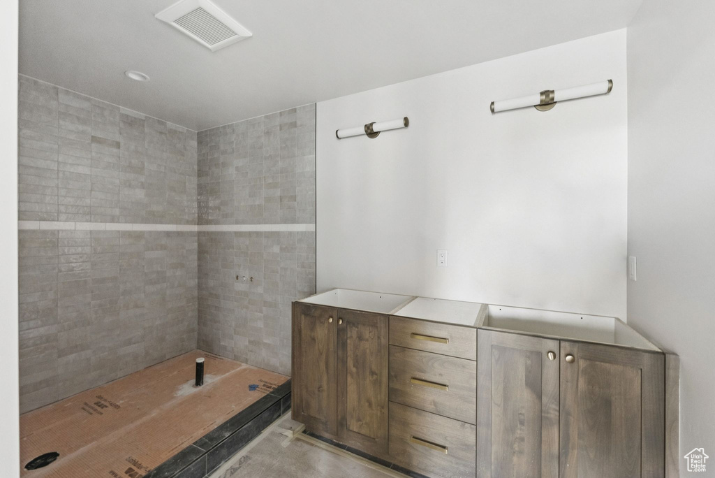 Photo 5 for MLS #2089477 at 1912 W Mochila Cir