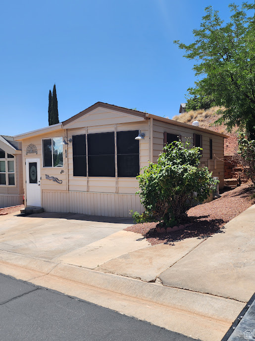 View of manufactured / mobile home