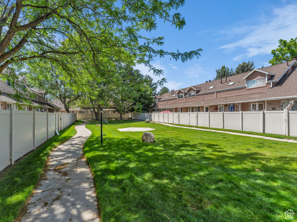 View of yard featuring a residential view