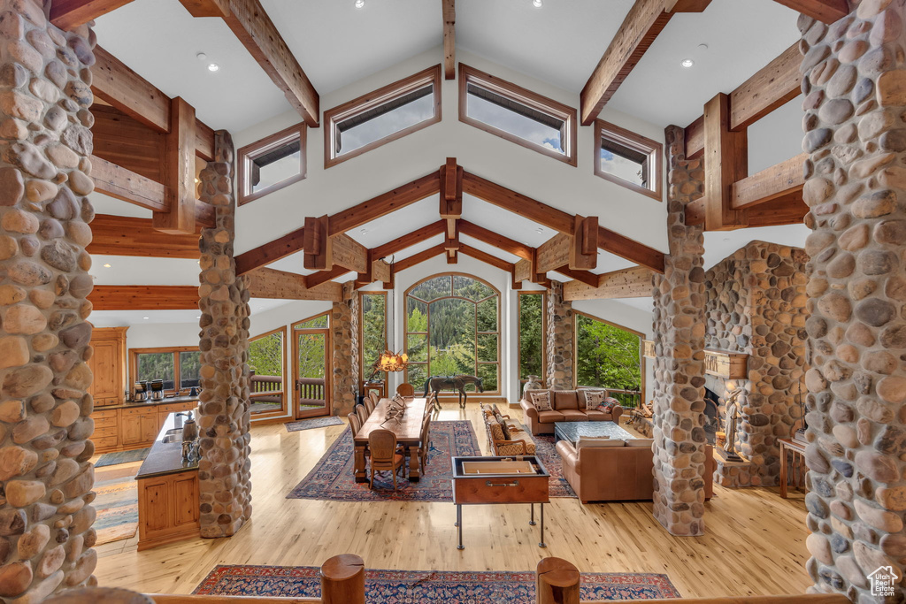 View of patio / terrace featuring an outdoor hangout area