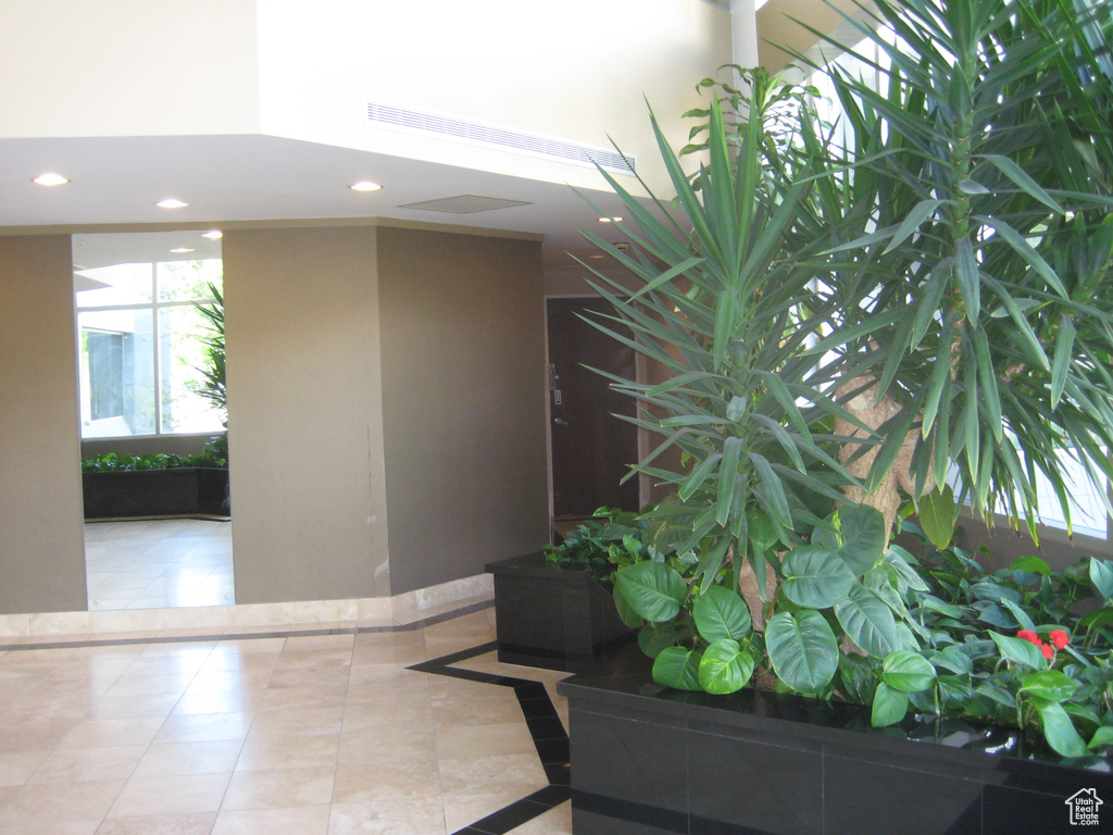 Lobby with recessed lighting