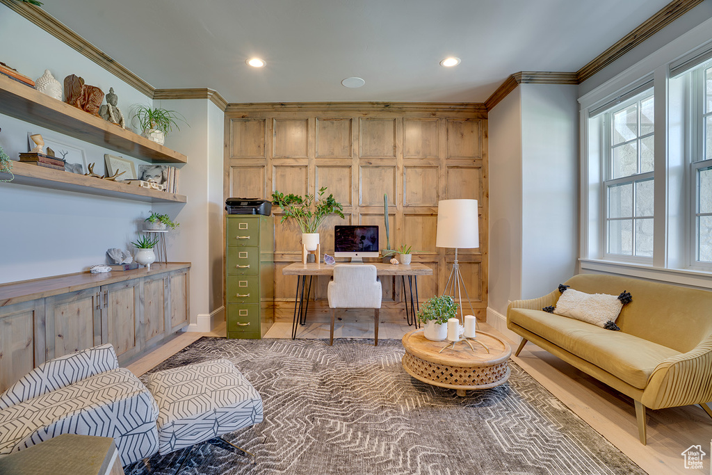Office area with crown molding, recessed lighting, and baseboards