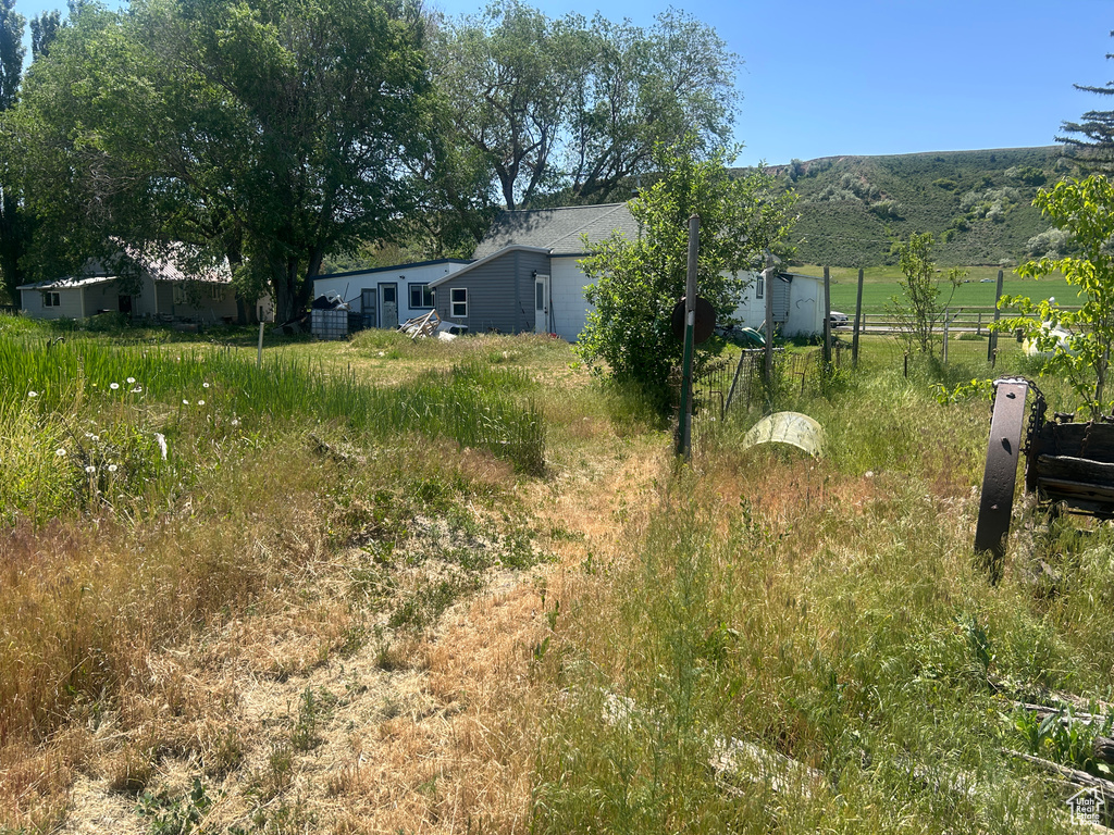 View of yard with a mountain view