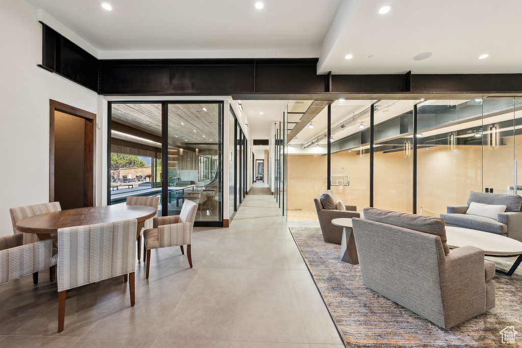 Lobby with recessed lighting