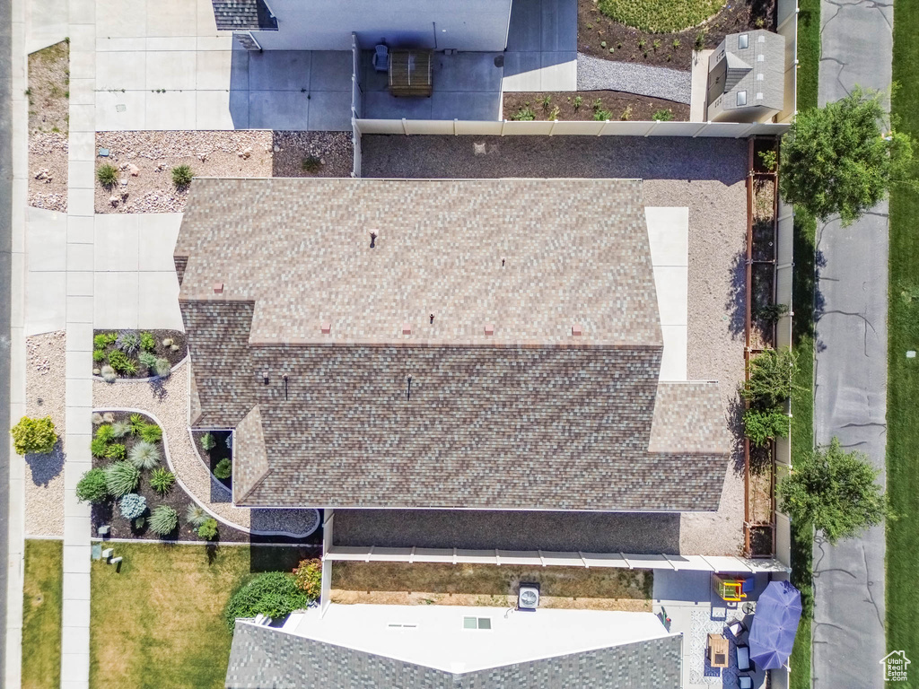 Aerial view of property and surrounding area