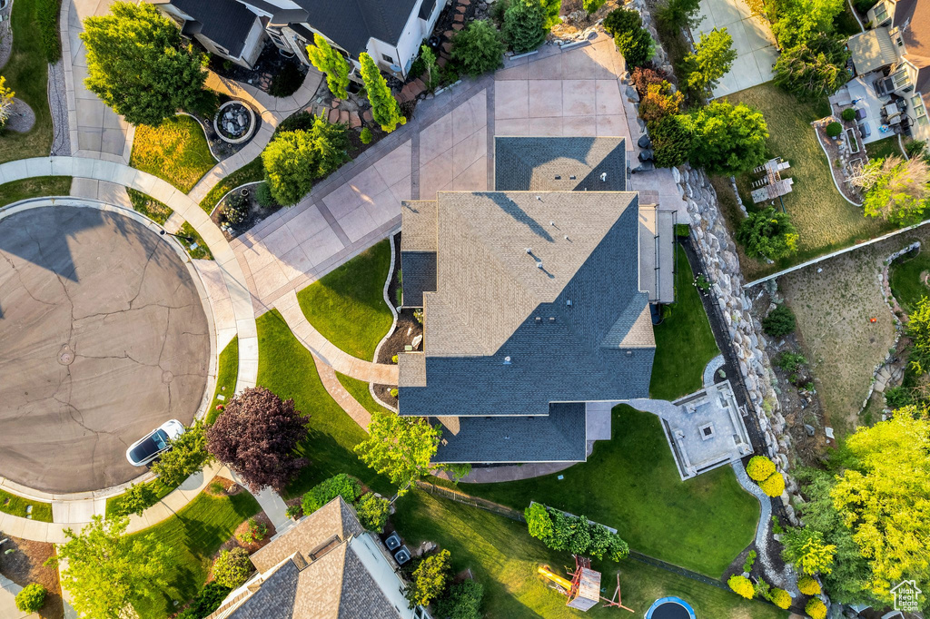 Aerial view of property and surrounding area