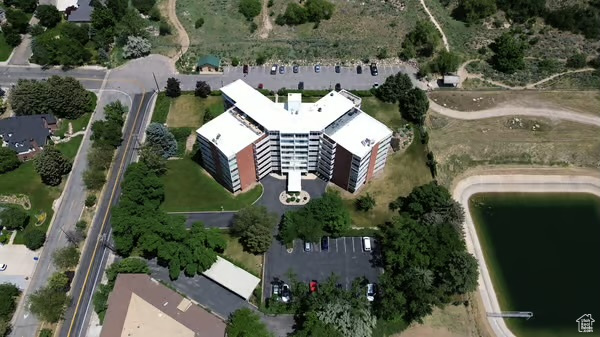 Aerial overview of property\\\\\\\\\\\\\\\\\\\\\\\\\\\\\\\\\\\\\\\\\\\\\\\\\\\\\\\\\\\\\\\'s location with a nearby body of water