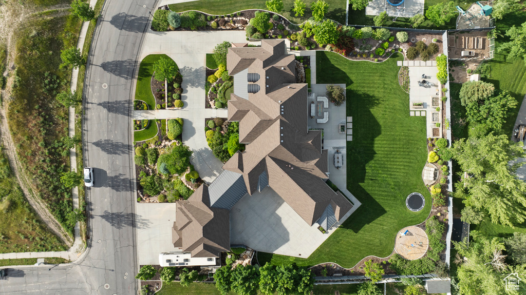 Aerial view of property and surrounding area