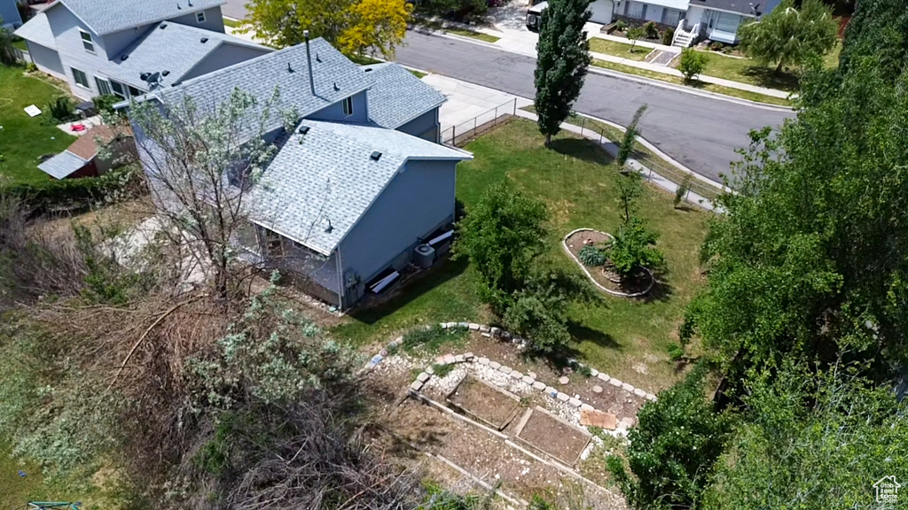 Aerial view of property and surrounding area