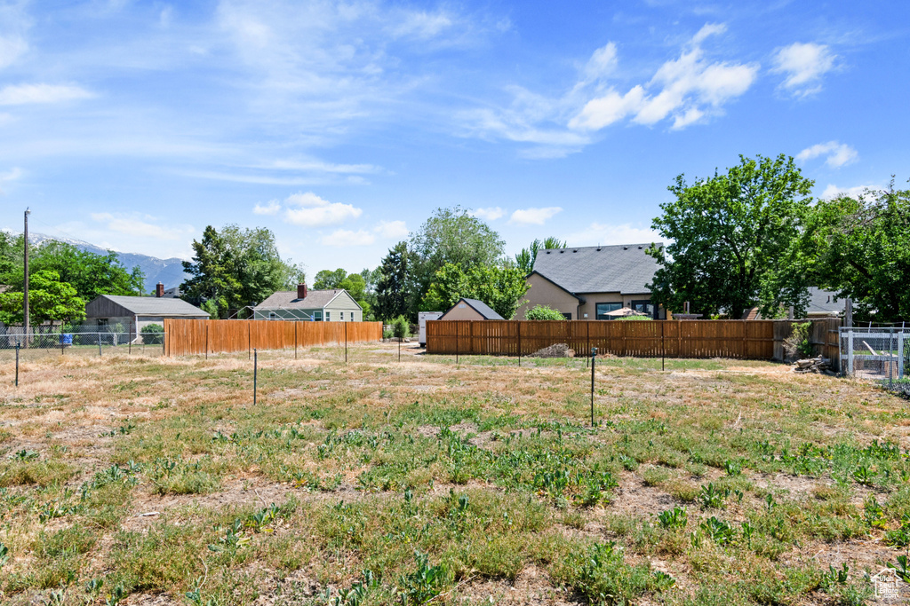 View of yard featuring a mountain view