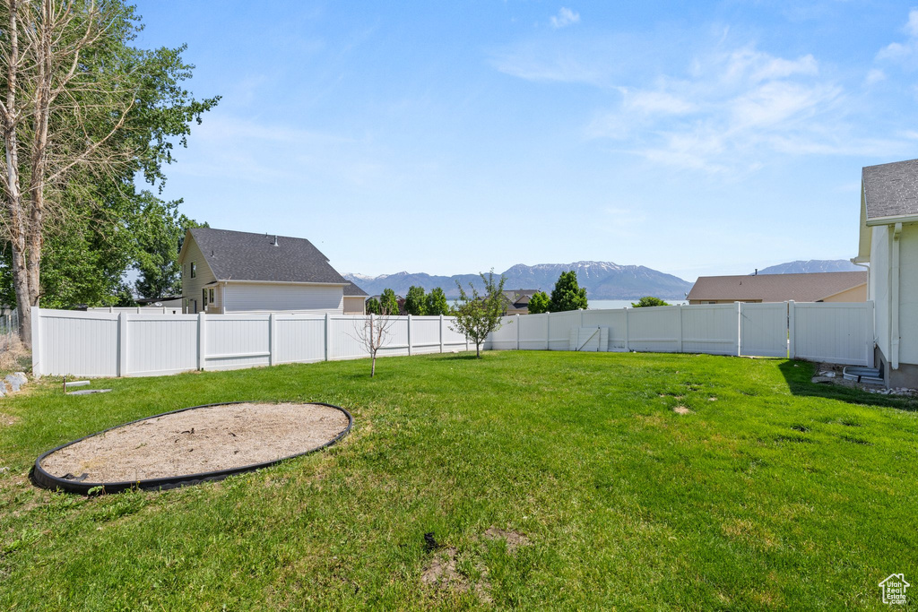 View of yard featuring a mountain view