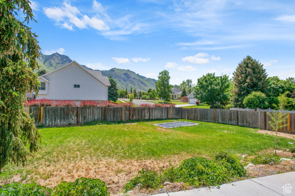 View of yard featuring a mountain view