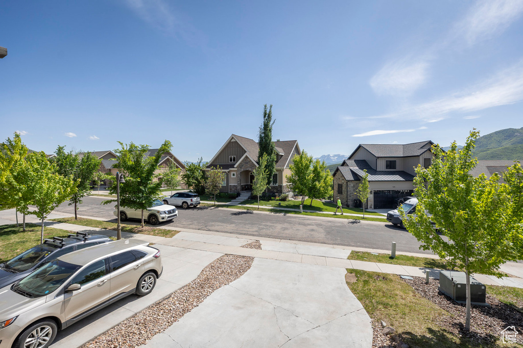 View of yard with a residential view