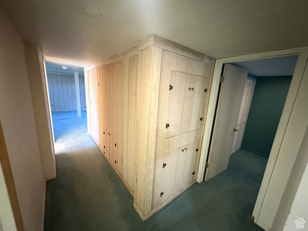 Corridor with carpet floors