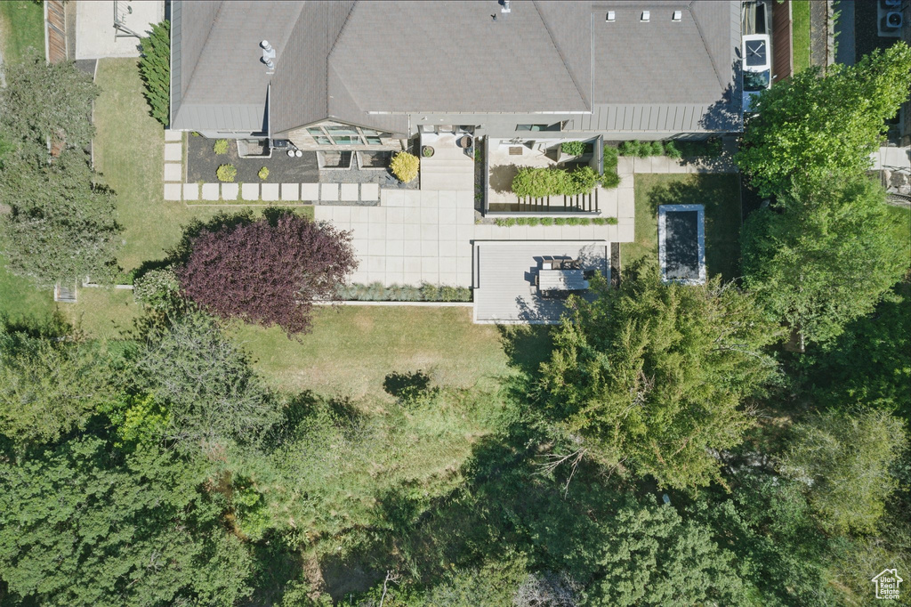 Aerial view of property and surrounding area