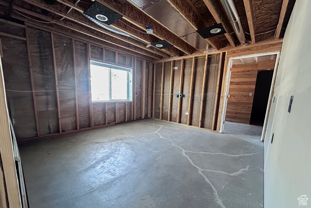 Misc room featuring concrete flooring