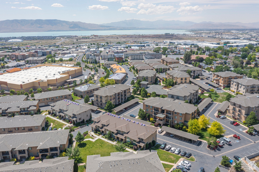 Bird's eye view of a water and mountain view