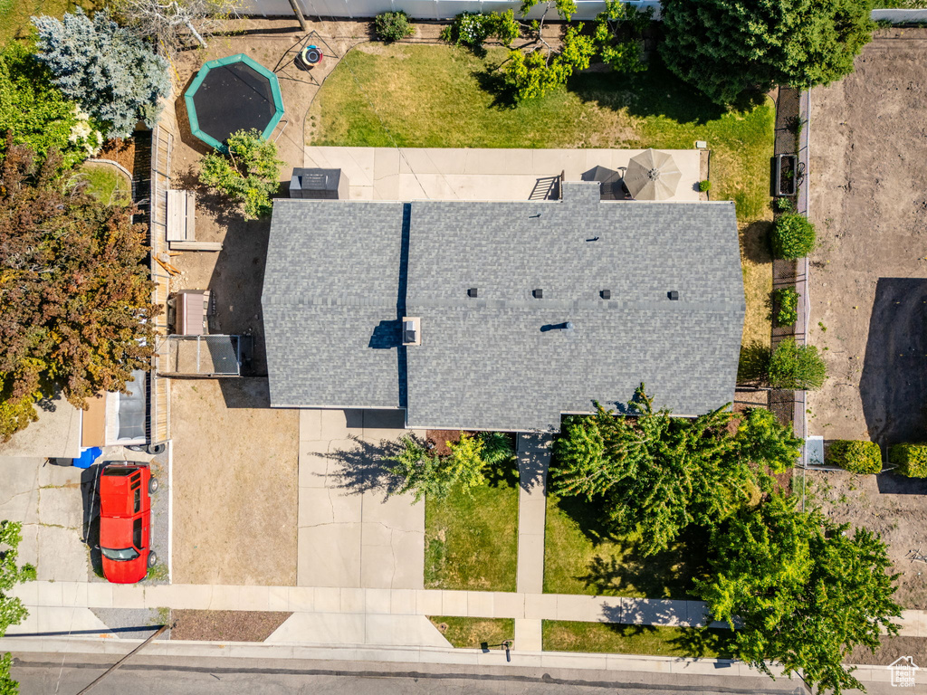 Aerial view of property and surrounding area