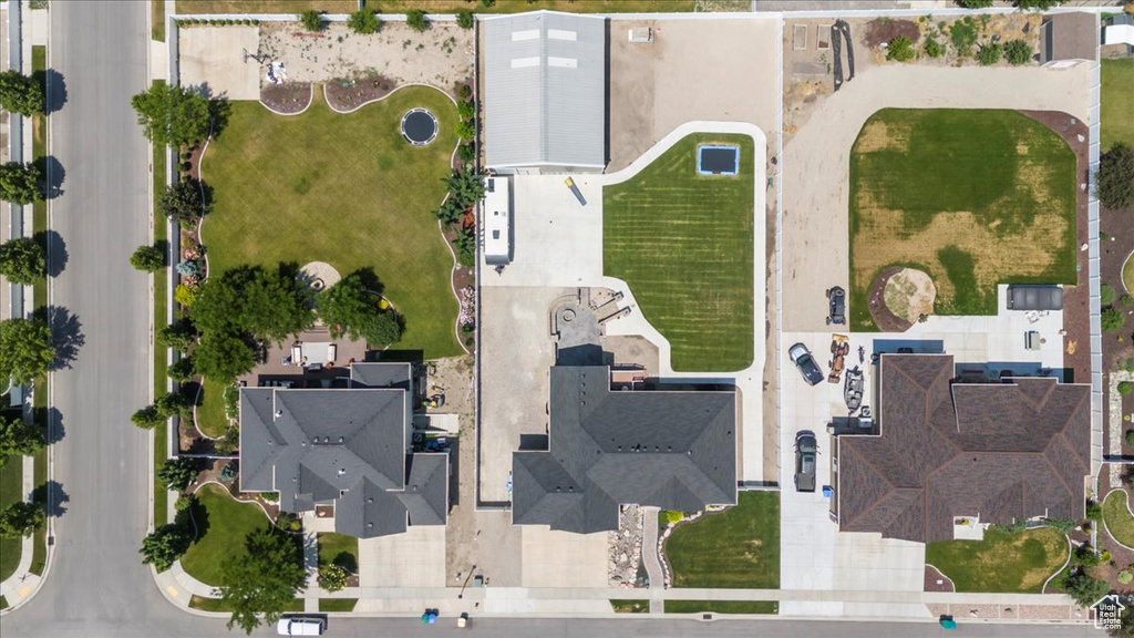 Aerial view of property and surrounding area
