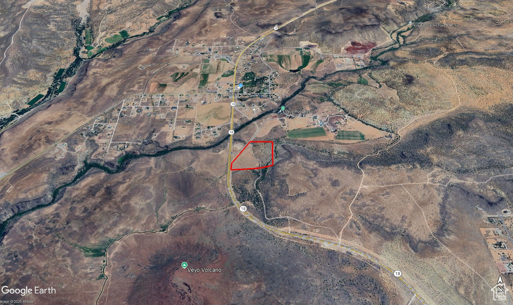 Aerial view of property's location featuring property boundaries highlighted