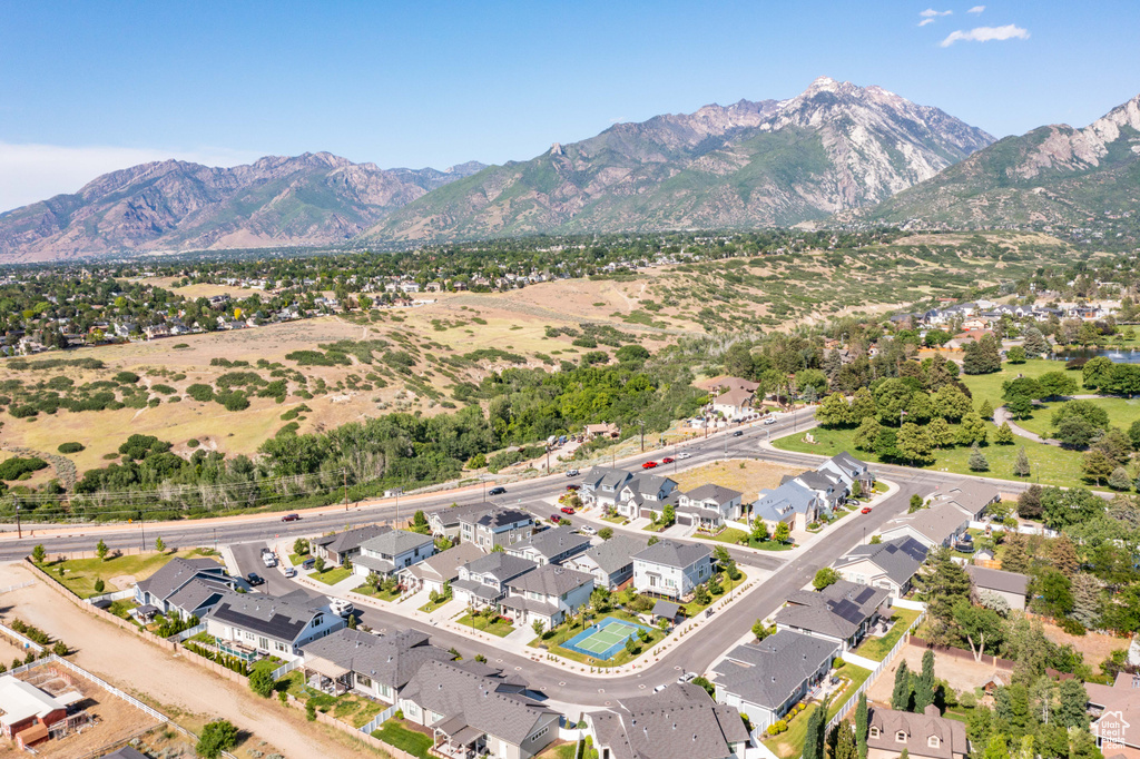 Aerial view of property\\\\\\\\\\\\\\\'s location with a mountainous background and nearby suburban area