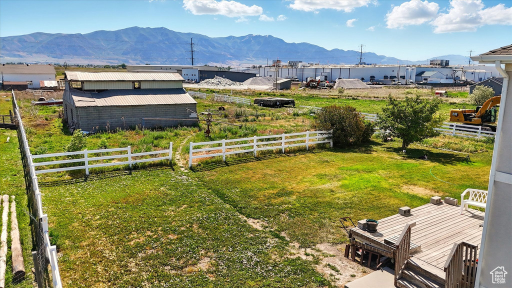 View of yard with a mountain view