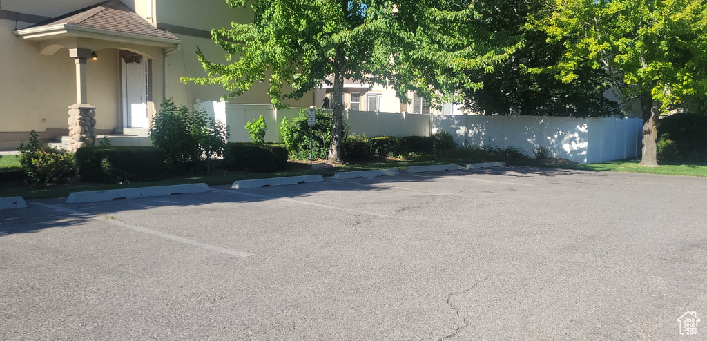 7825 S SPRUCE TREE LN Sandy, UT 84094