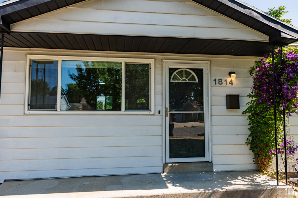 View of property entrance