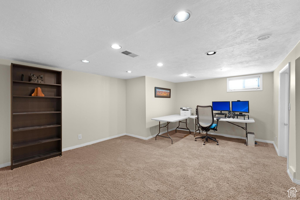 Home office with carpet floors, recessed lighting, and baseboards