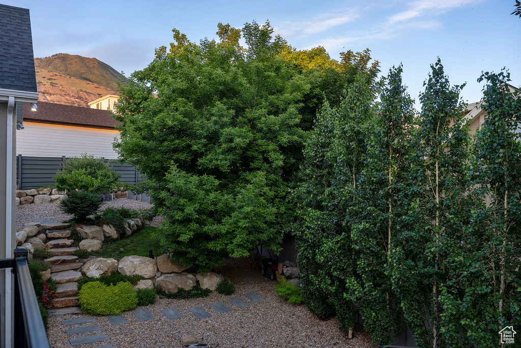 View of yard with a mountain view