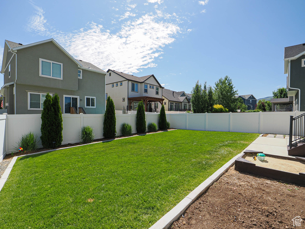 View of yard featuring a residential view