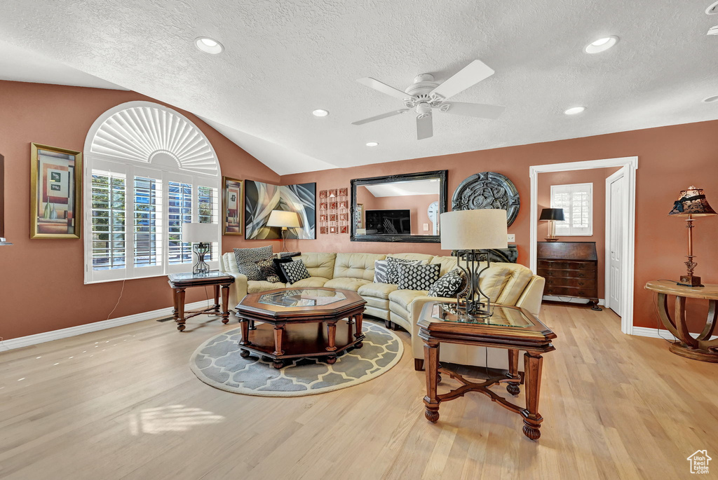 5267 ARAPAHO DR Ogden, UT 84403