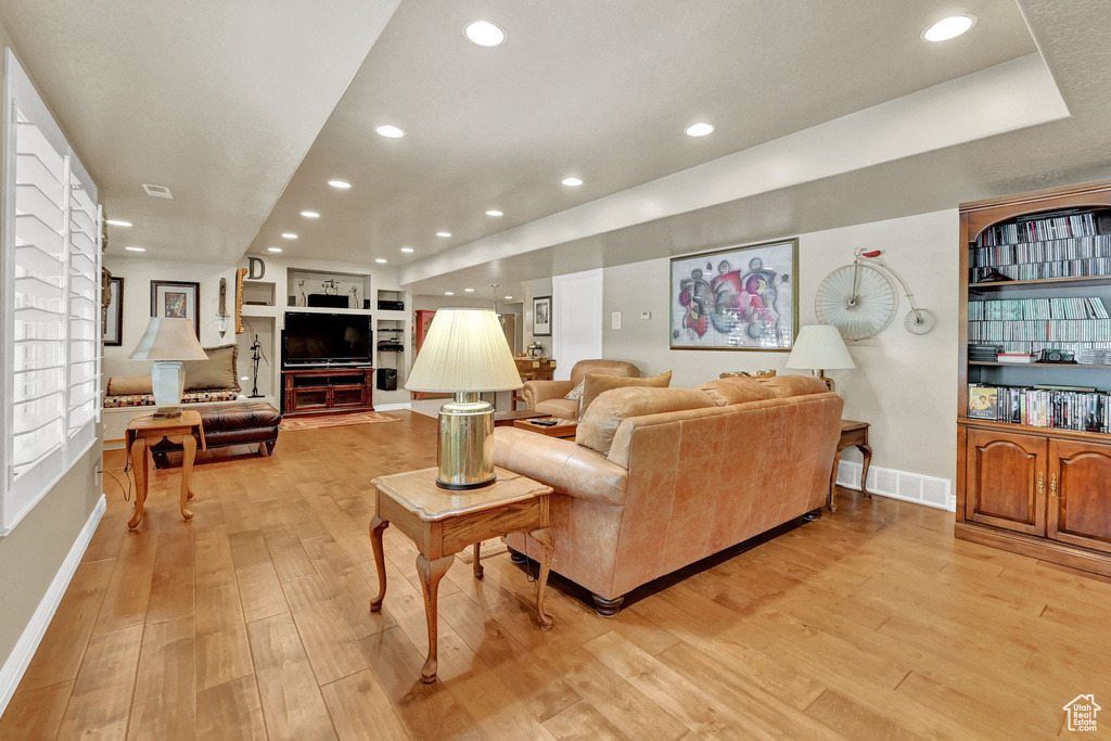 5267 ARAPAHO DR Ogden, UT 84403