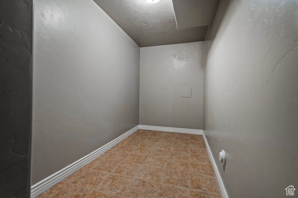Spare room with baseboards