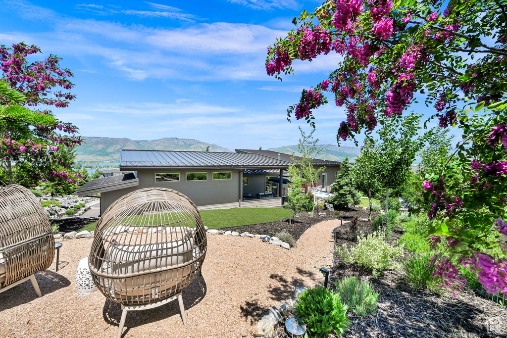 View of yard featuring a mountain view