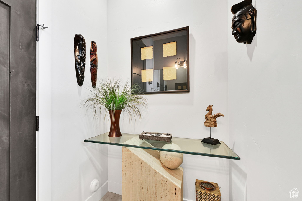 Detailed view of baseboards