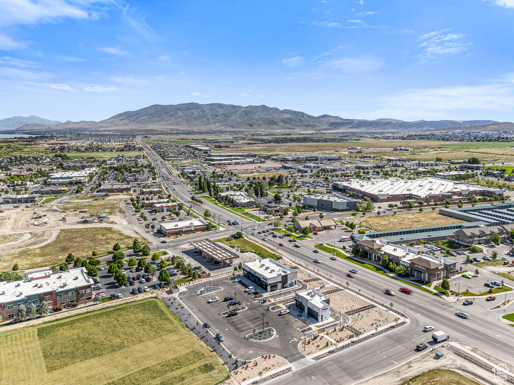 Bird\\\'s eye view of a mountainous background