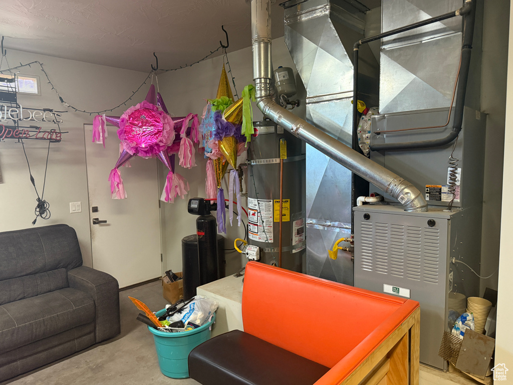 Utility room with heating unit