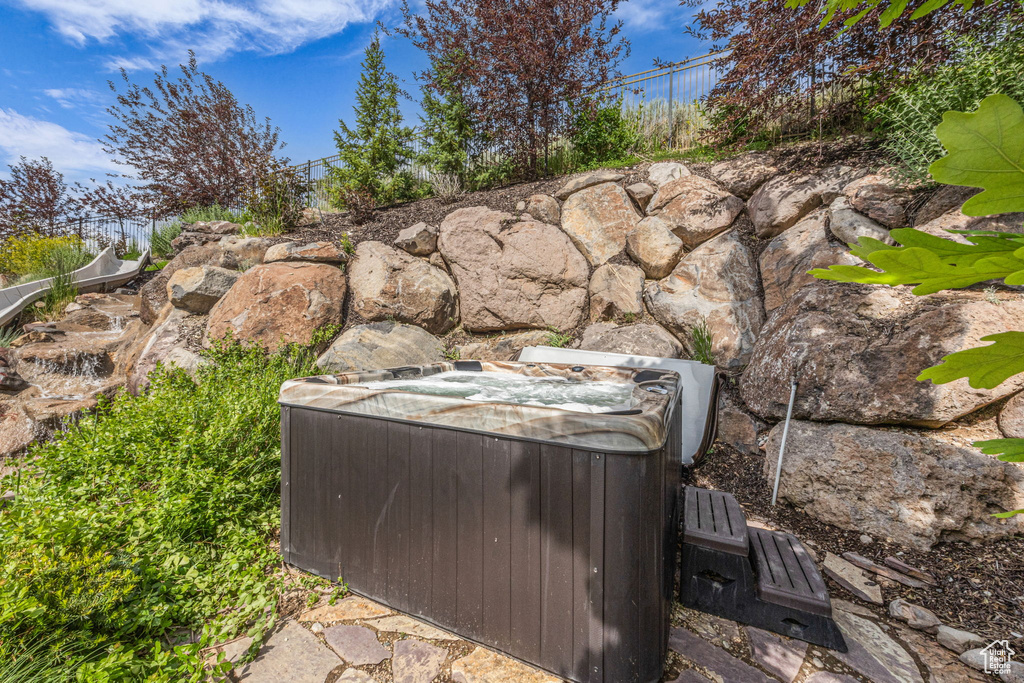 Exterior view of a jacuzzi
