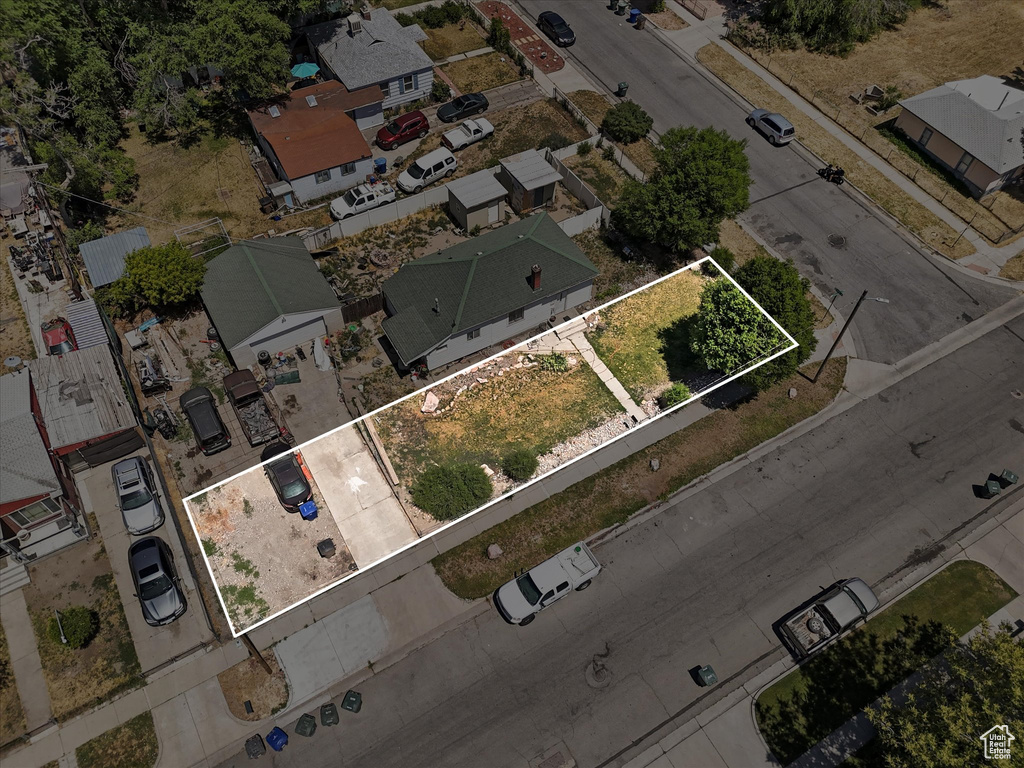 Aerial overview of property\'s location featuring property boundaries highlighted