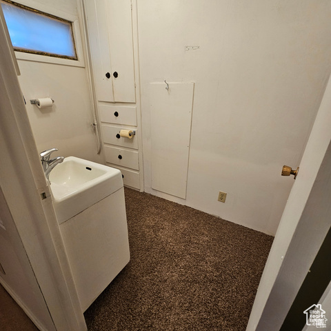 Bathroom with a sink