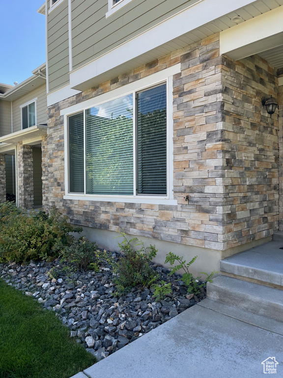 View of home\\\\\\\\\\\\\\\'s exterior with stone siding