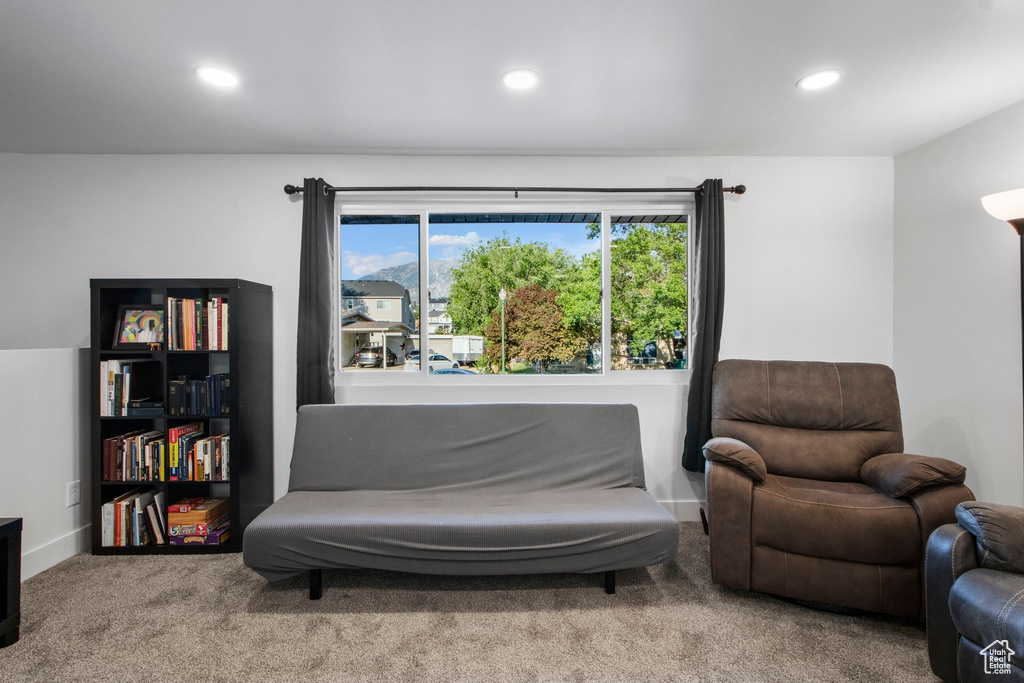 Sitting room featuring carpet flooring and recessed lighting