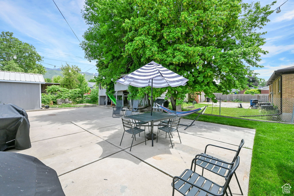 View of patio / terrace featuring outdoor dining space